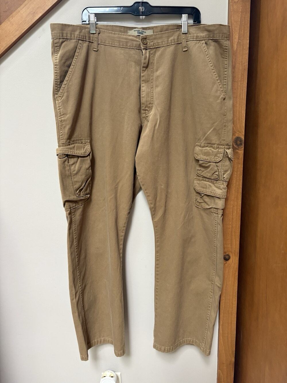 Wrangler Men's Relaxed Fit Straight Leg Cargo Pants Khaki Beige Tan, Size 40x30